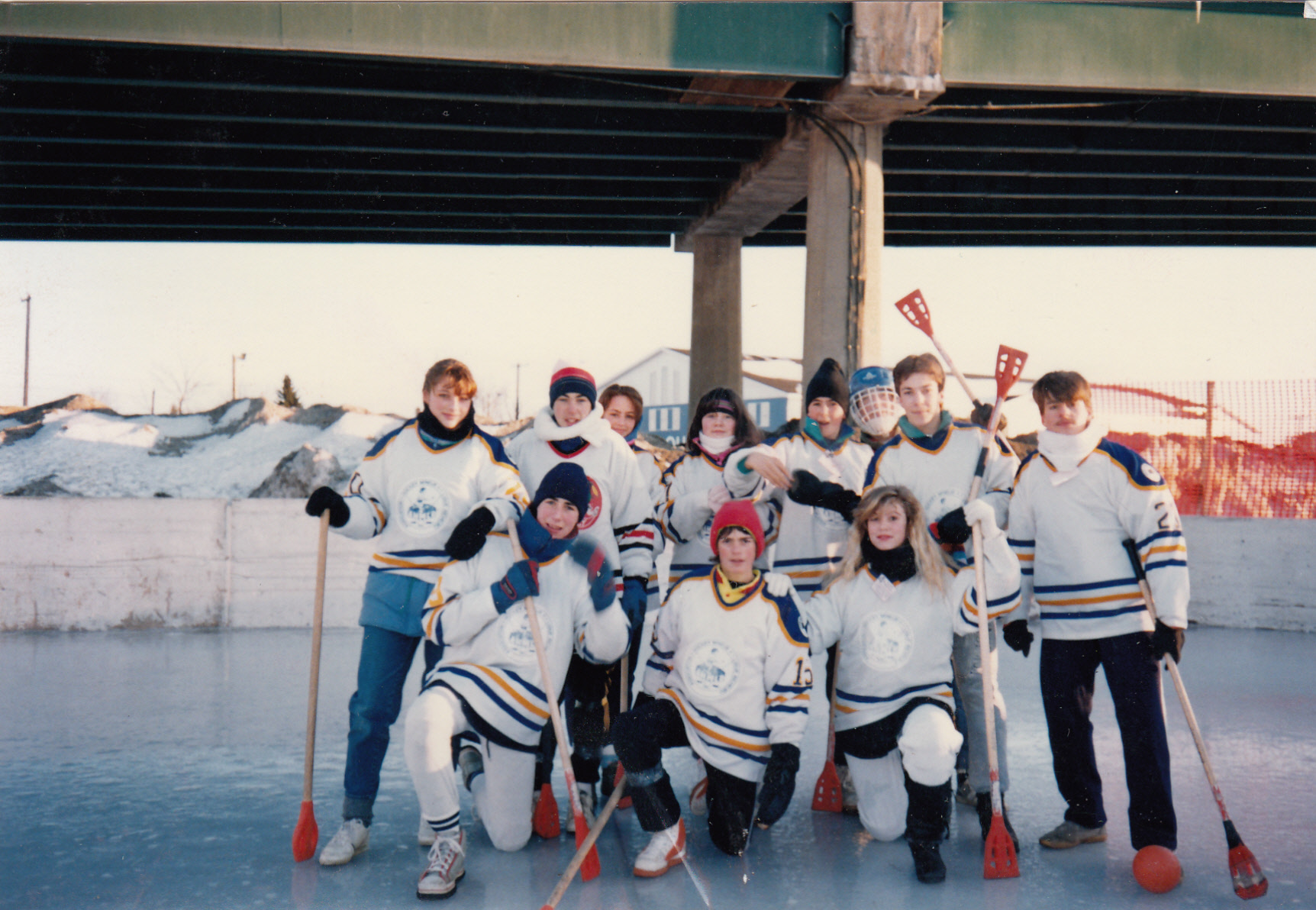 &copy; Maison des jeunes de Waterville -  Tournoi de ballon balai - 1991