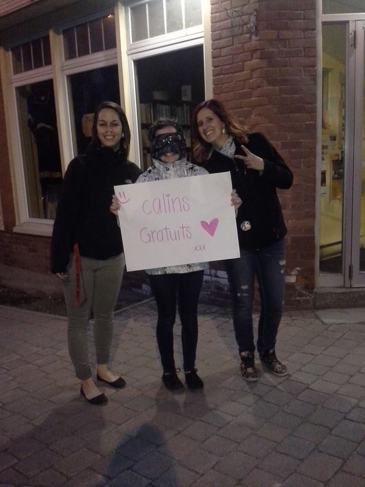 &copy; Maison des jeunes de Waterville - Les calins gratuits de la maison des jeunes de Waterville!