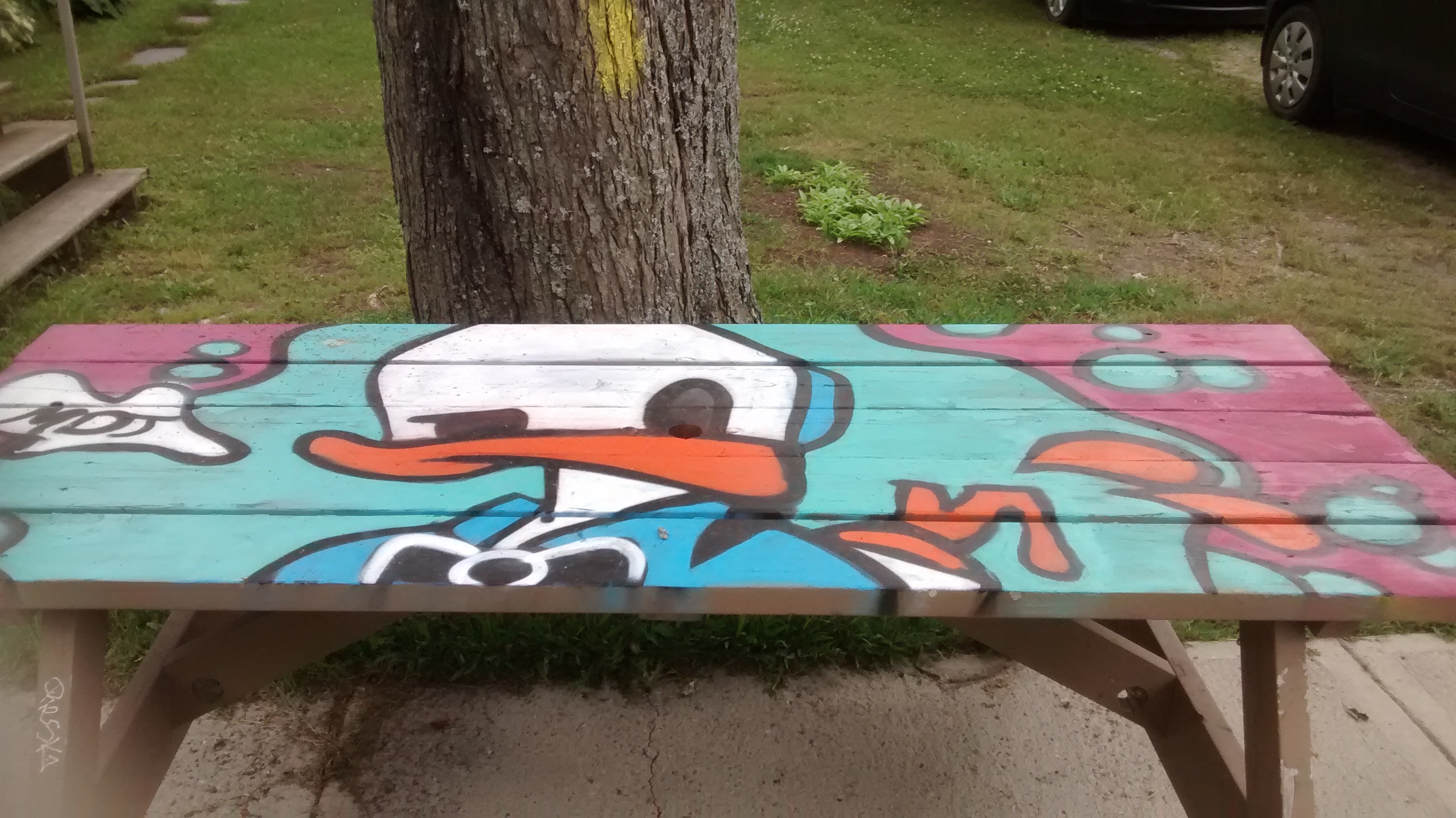 &copy; Maison des jeunes de Waterville - Les grafitis sur le mur ext&eacute;rieur s de la maison des jeunes de Waterville!