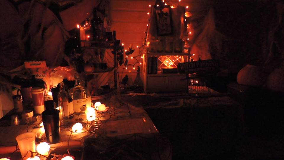 &copy; Maison des jeunes de Waterville - La maison hantée, la salle de la sorcière - 2017!