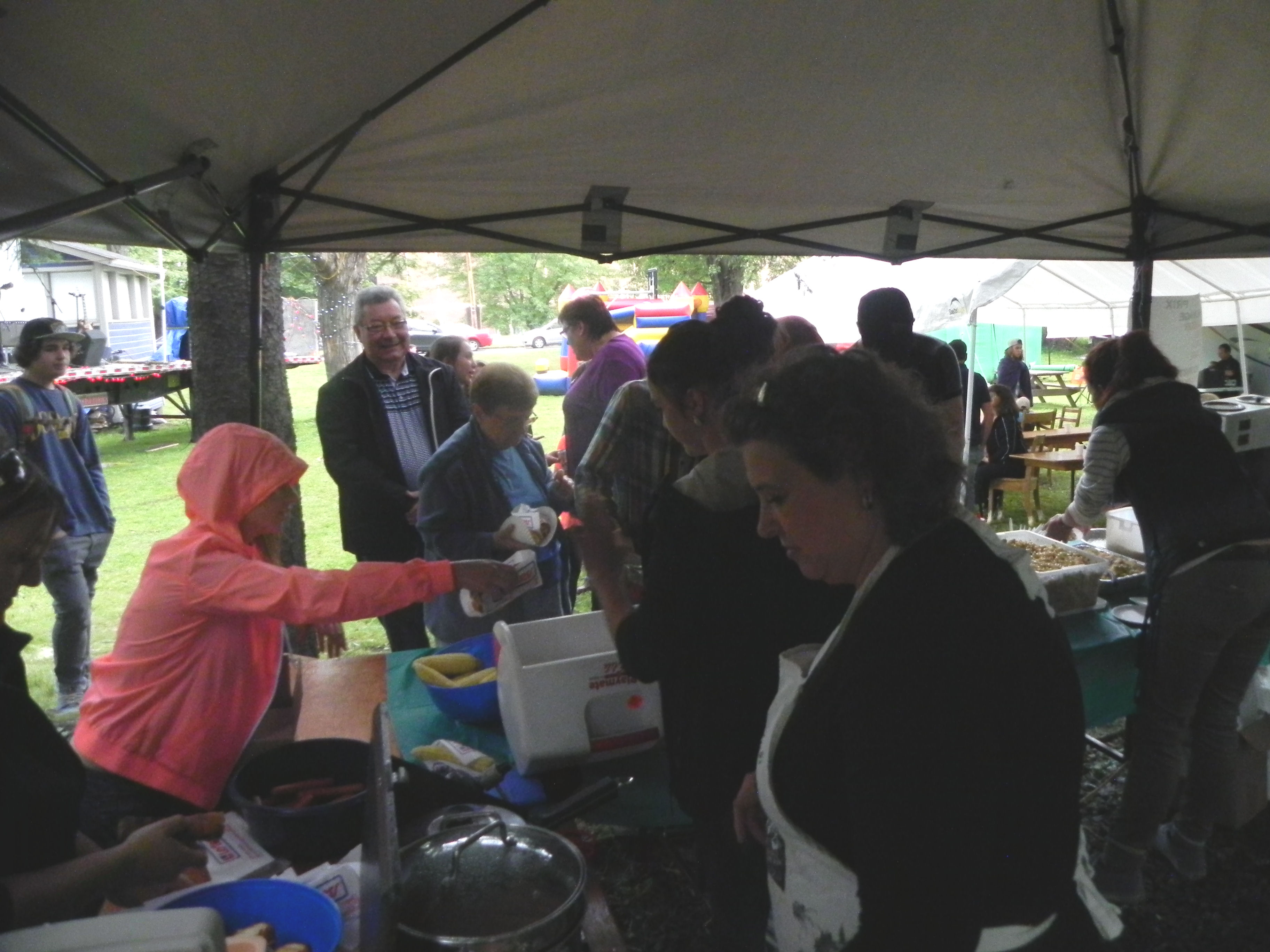 &copy; Maison des jeunes de Waterville - Les trois g&eacute;n&eacute;rations de la maison des jeunes!